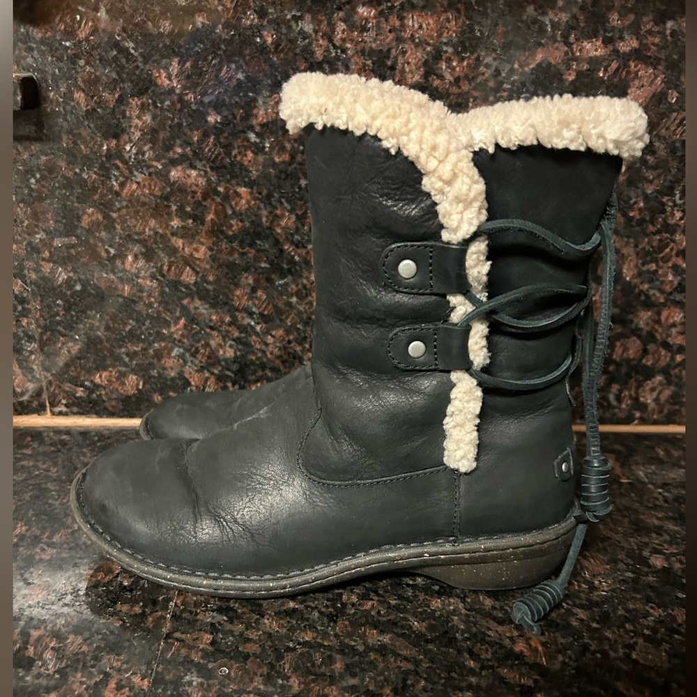 UGG “Akadia” Genuine Sheepskin Lace-Up Boots 9